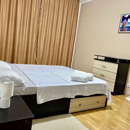Sky Modern 1 Bedroom Apt W Free Parking Bükreş Dış mekan fotoğraf